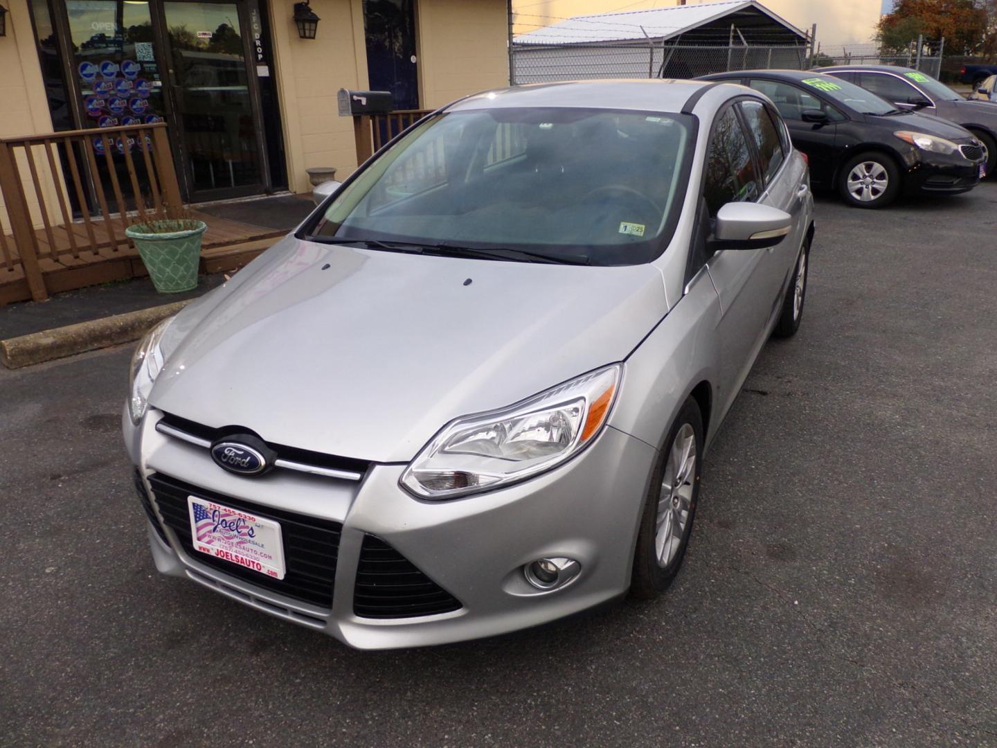 2012 Silver Ford Focus (1FAHP3M29CL) , Automatic transmission, located at 5700 Curlew Drive, Norfolk, VA, 23502, (757) 455-6330, 36.841885, -76.209412 - Photo#10